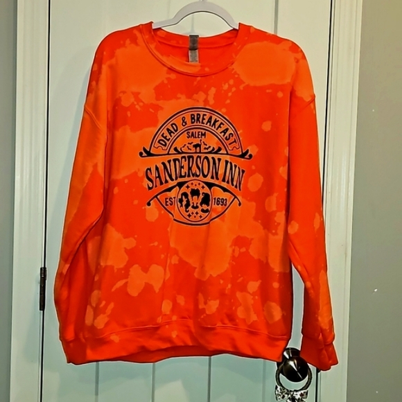 Gildan womens sz large NWOTS Sanderson Halloween sweatshirt,Gorgeous and Orange - Picture 1 of 7